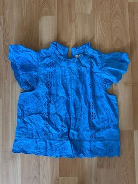 Ladies Blue Eyelet Ruffle Sleeve Top